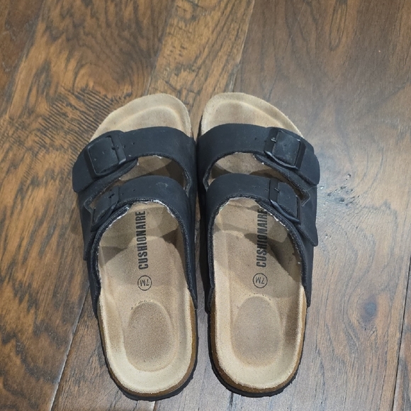 Cushionaire Sandals - Picture 3 of 3